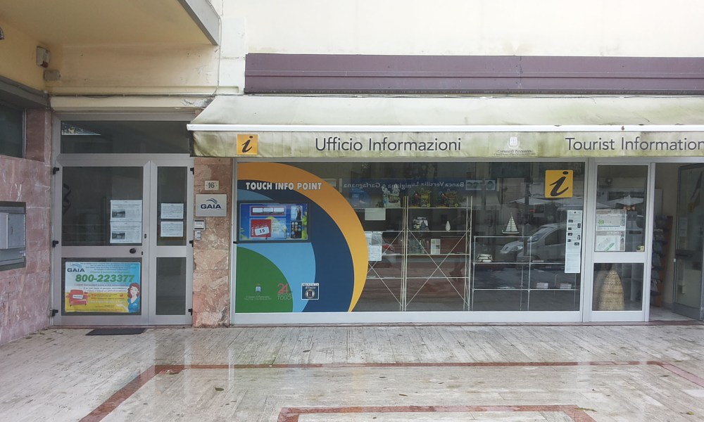 Punto informazioni turistiche / Tourist Information Point - Marina Pietrasanta