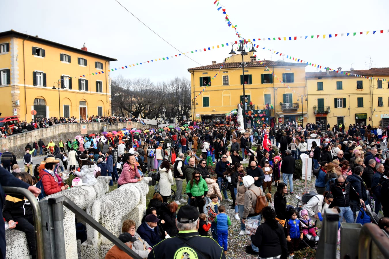 Colori, musica e ospiti speciali per il Carnevale di Pietrasanta