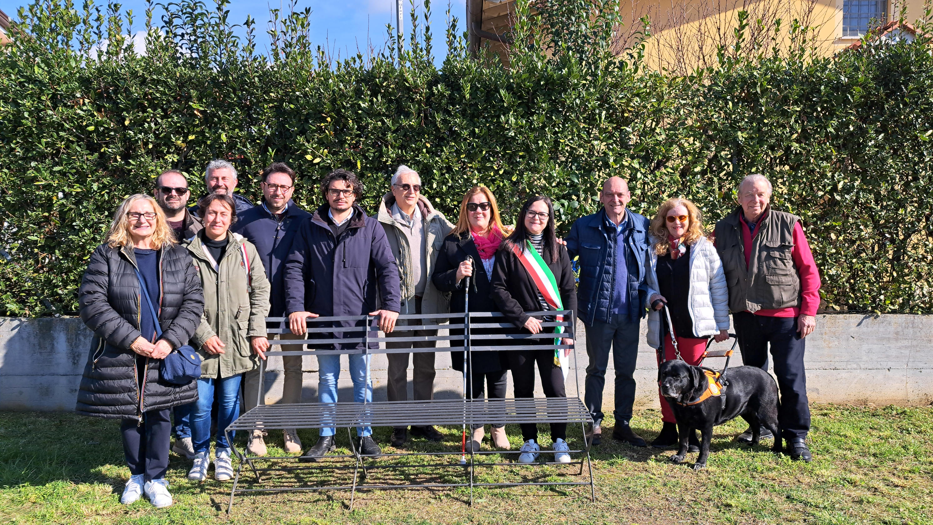 Una “panchina nera” al parco giochi di Ponterosso