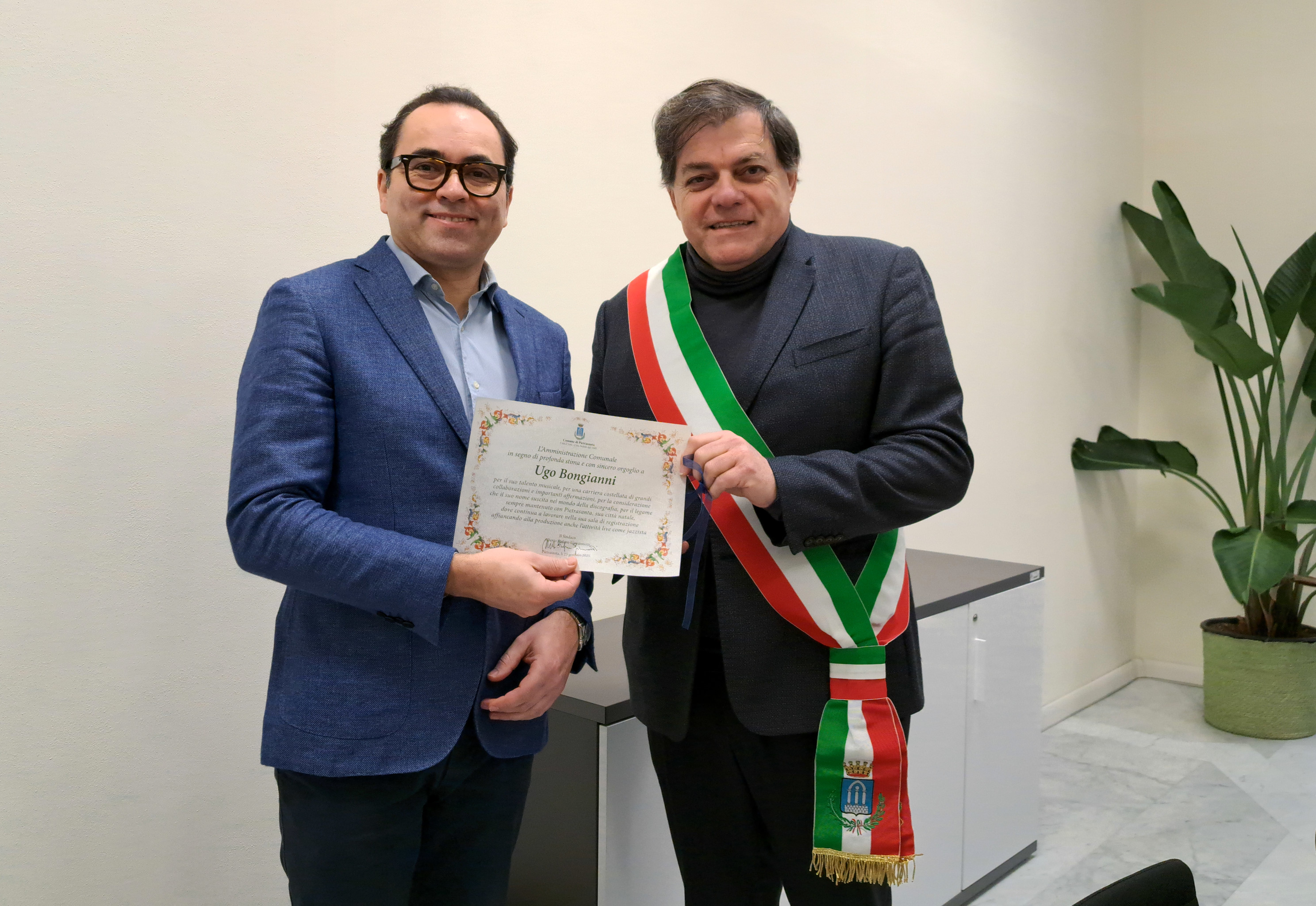 Premiato Ugo Bongianni, “artigiano della musica” made in Pietrasanta